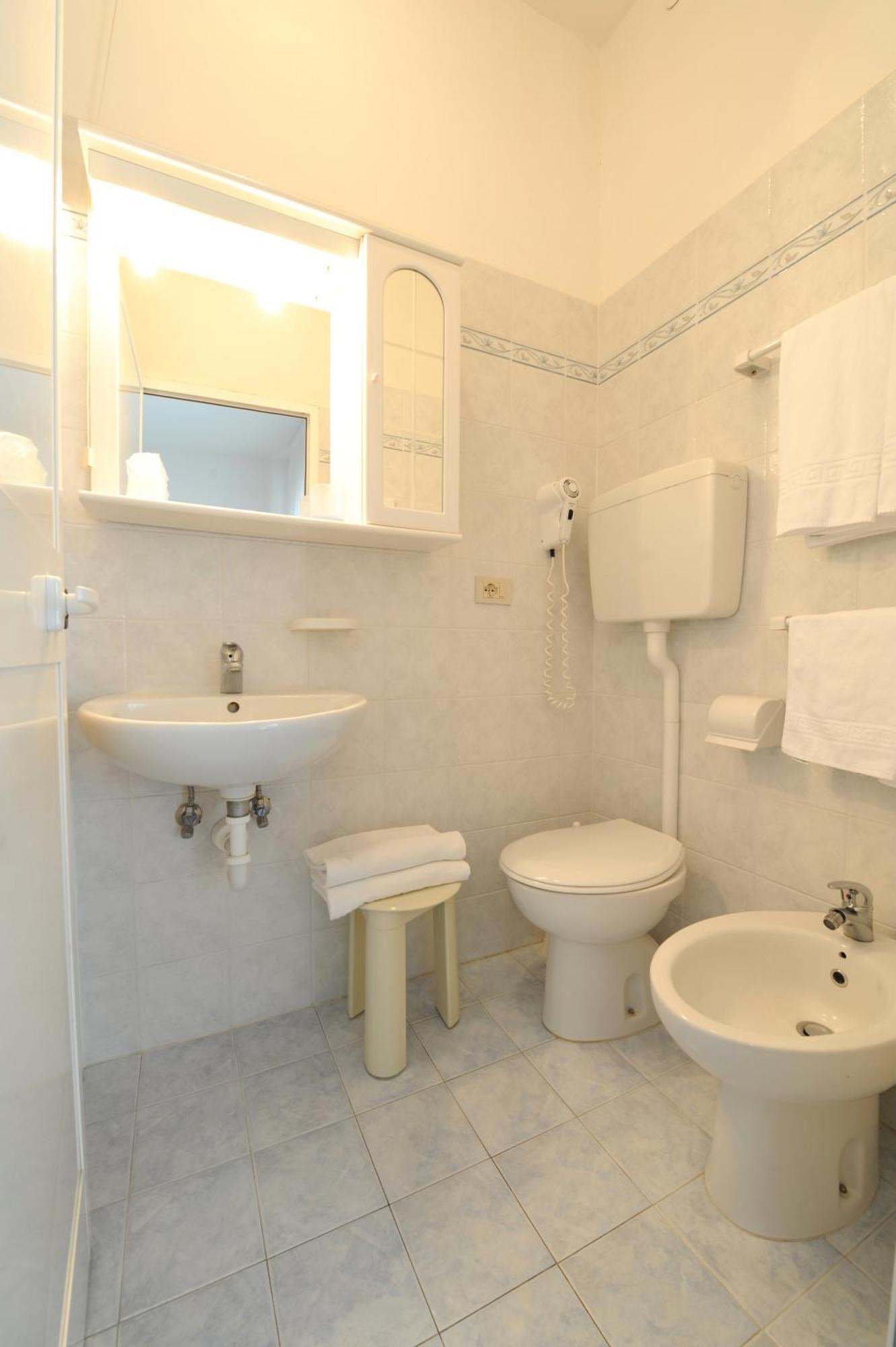 Triple Room,700186624:JPEG